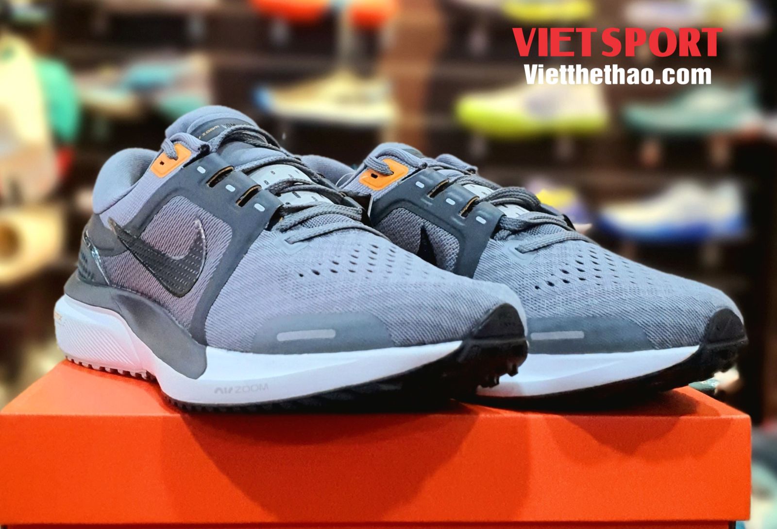Giày chạy bộ Nike Air Zoom Vomero 16