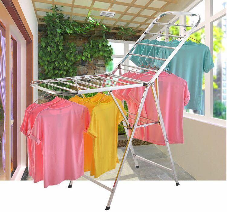 Hong khô quần áo trong bóng mát thay vì sấy trong máy sấy Hong khô quần áo trong bóng mát thay vì sấy trong máy sấy