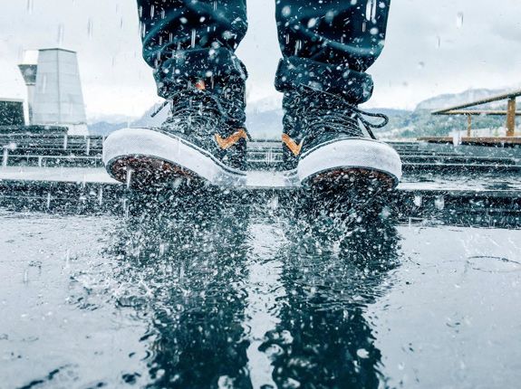 Mẹo bảo quản giày nam trong mùa mưa nắng thất thường - Ảnh 1. Mẹo bảo quản giày nam trong mùa mưa nắng thất thường - Ảnh 1.