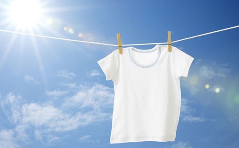 Không nên phơi trang phục tennis dưới ánh nắng gắt Không nên phơi trang phục tennis dưới ánh nắng gắt