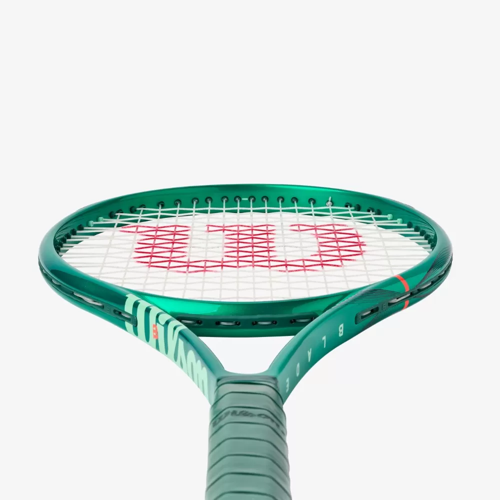 Vợt Tennis Wilson Blade 100UL V10 265G WR208411U2