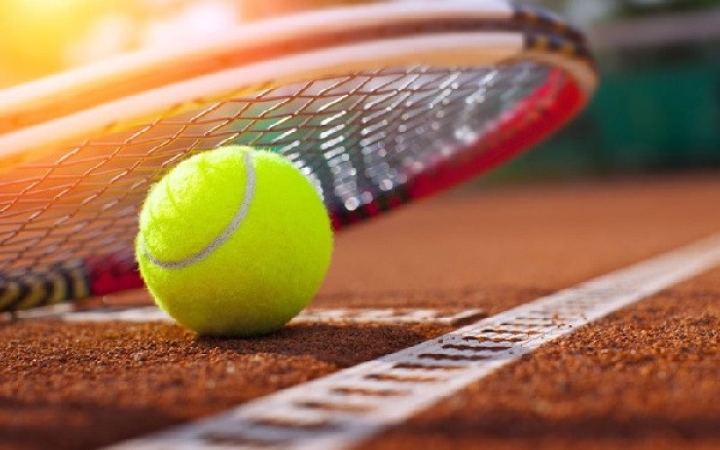 Chơi Quần Vợt Thì Nên Chọn Bóng Tennis Nào?