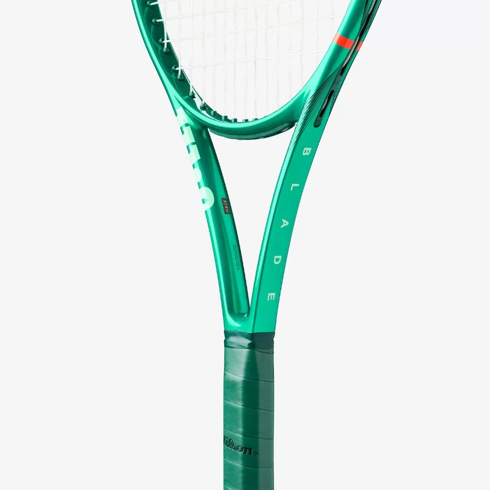 Vợt Tennis Wilson Blade 100UL V10 265G WR208411U2