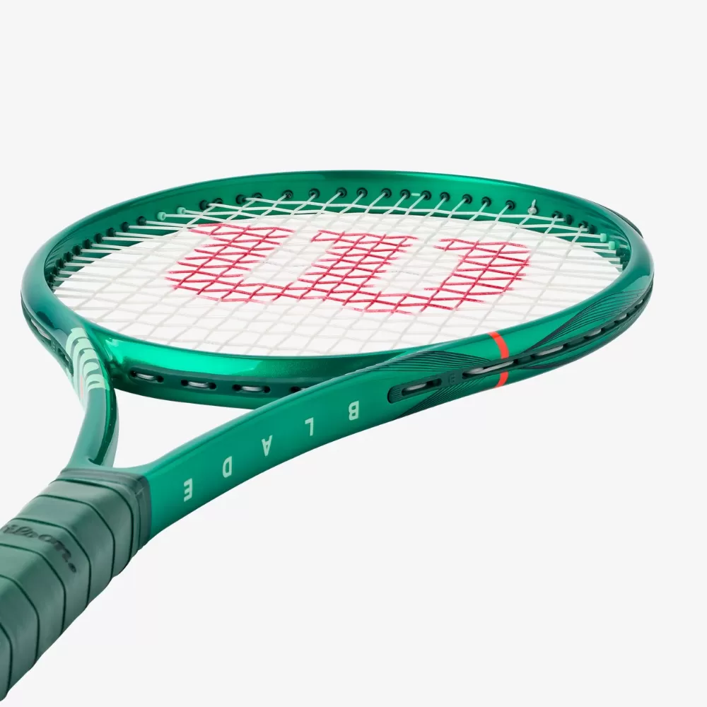 Vợt Tennis Wilson Blade 100UL V10 265G WR208411U2
